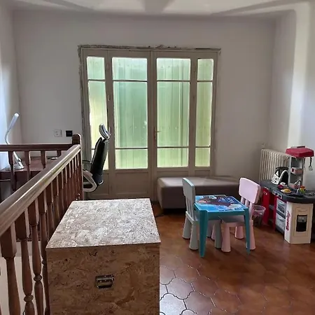 Holiday home Lily A 10 Min De L'aeroport De *